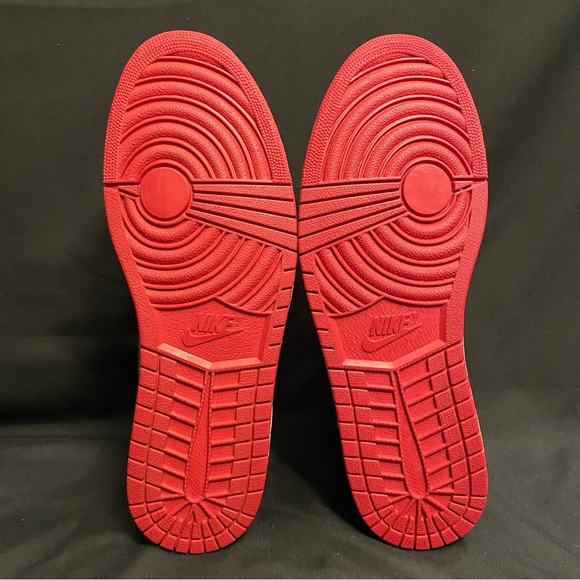 Air Jordan 1 Retro Chicago 2013 - Picture 7 of 13